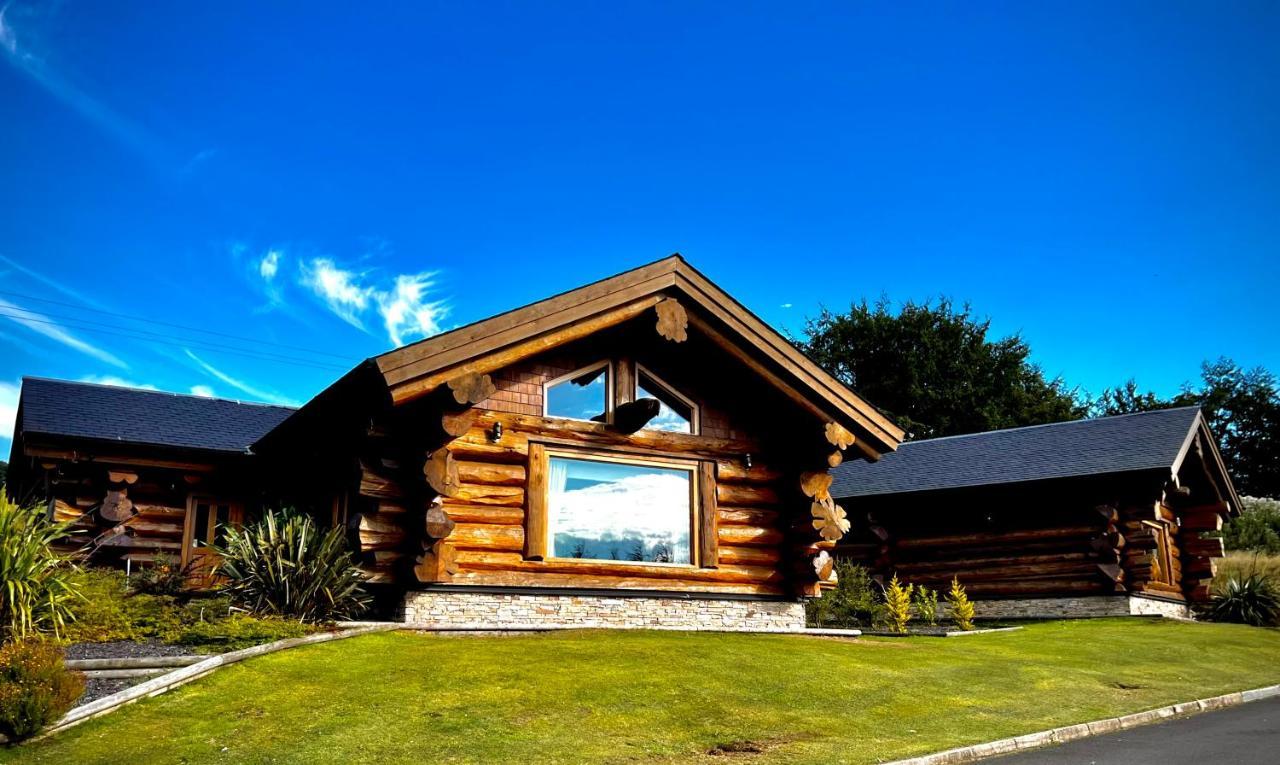The Log Cabins At The Vu 바스게이트 외부 사진